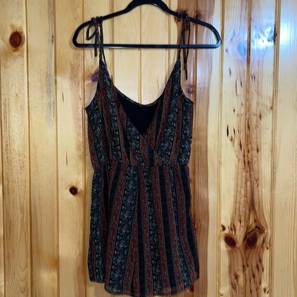 BCBG MAXAZRIA Romper With Baroque Pattern. - Picture 2 of 5